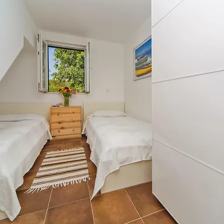 Villa I Sassi Bianchi - West