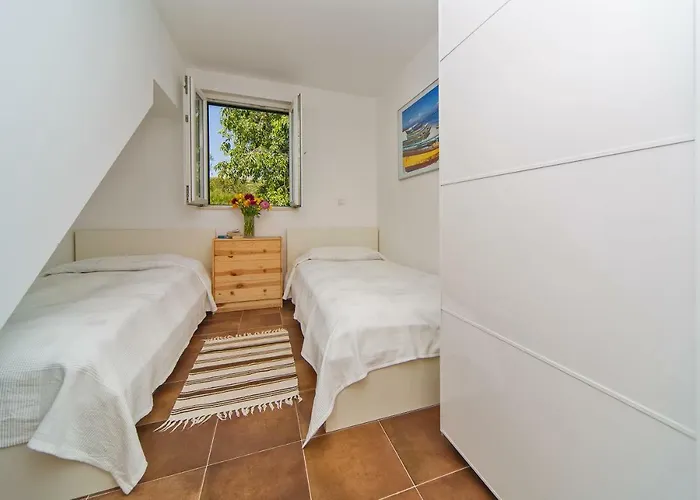 Villa I Sassi Bianchi - West